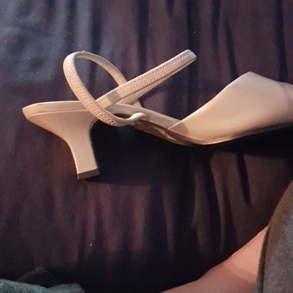 Shoes - Picture 3 of 4